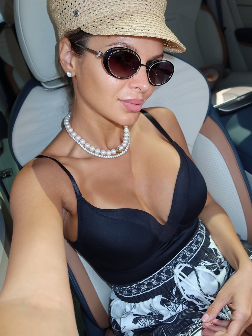 Chanel Coco Beach 25 Oval Sunglasses | NIB - Picture 7 of 17